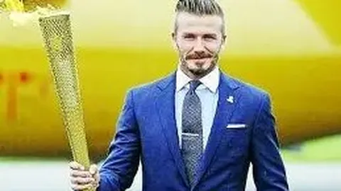 林书豪遭肘击致嘴角出血，30分钟内贡献16分8板9助离场