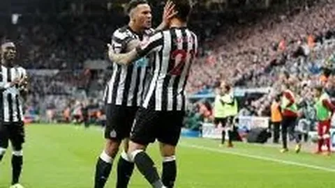 孙俪邓超旅行中调侃对方体力不佳，恩爱11载幸福满满