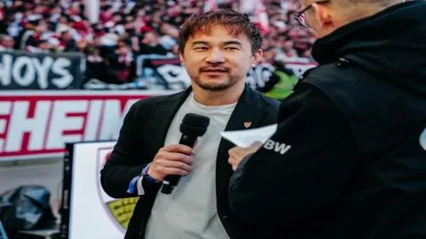 郑钦文担纲澳网揭幕战，中央球场赛程正式公布——央视新闻客户端最新报道