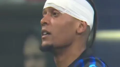 布朗尼17分4板3断助力勇士58分横扫湖人，球队连胜脚步不停